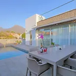 Вилла El Duque Modern With Pool Адехе