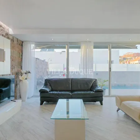 El Duque Modern With Pool Вилла