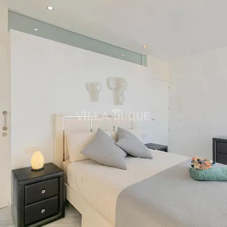 Вилла El Duque Modern With Pool Адехе