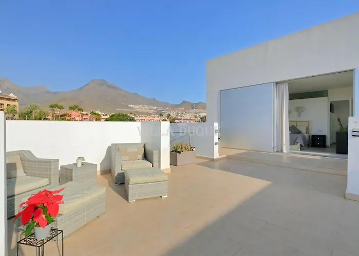 El Duque Modern With Pool *